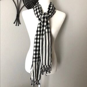 Gingham black and white scarf with fringe 67” X 24”